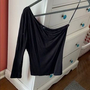 Women’s one shoulder shirt